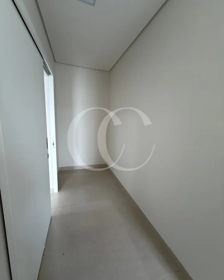 Ambiente interno junto à porta de vidro — Residencial Sport Lírio dos Vales