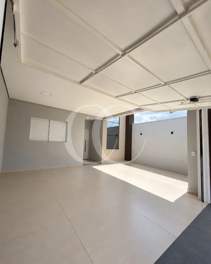 Garagem coberta e acesso à casa — Residencial Sport Lírio dos Vales